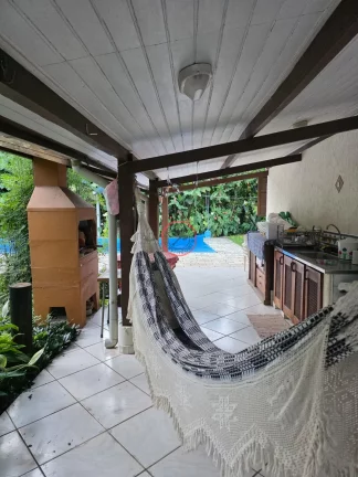 Imagem LINDO SITIO COM 1832 M² COM 2 CASAS PISCINA LINDO GRAMADO ARVORES FRUTIFERAS POÇO ARTESIANNO AREA GORMET PERTO DE TUDO