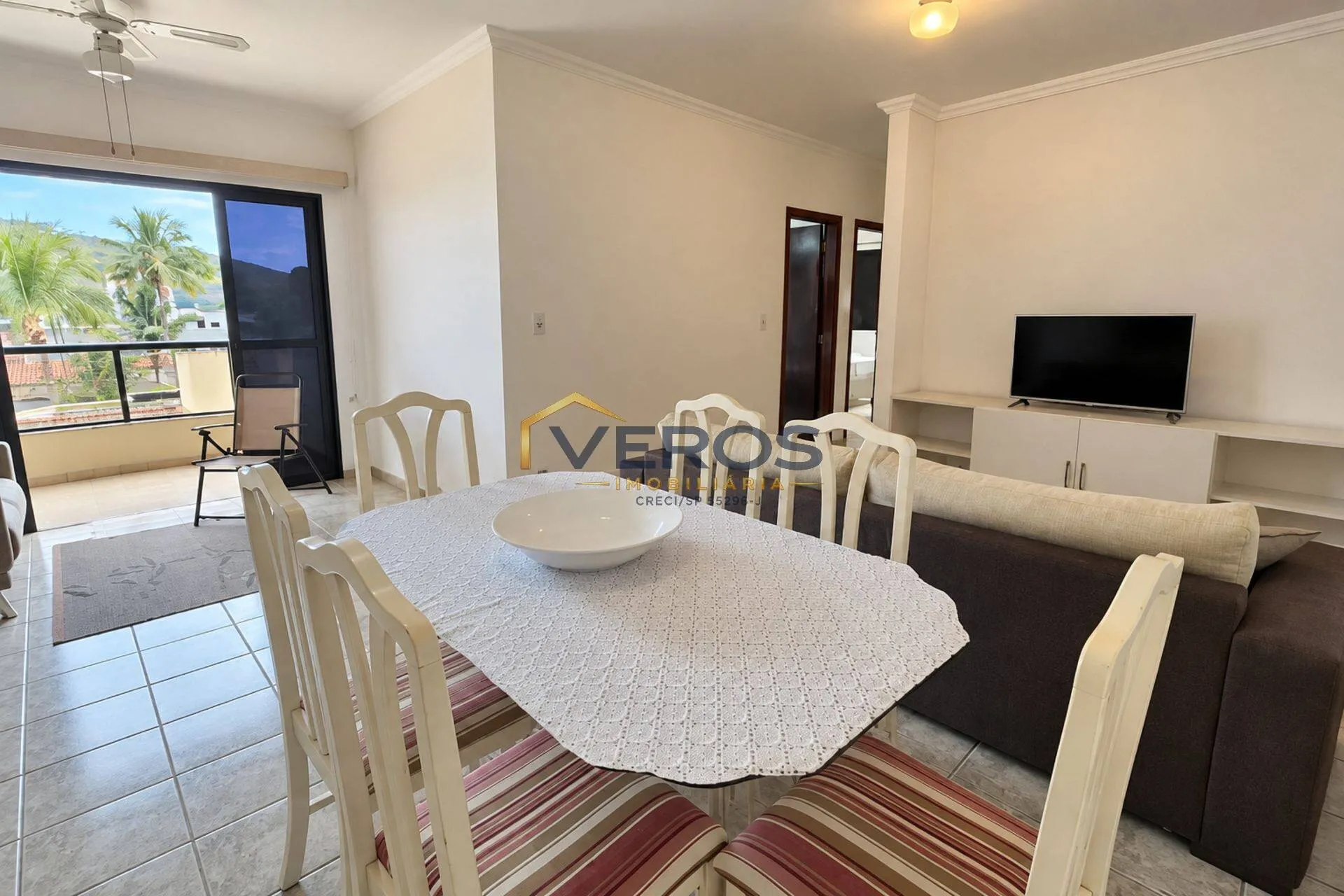 Imagem Apartamento a venda com 3 quartos a 300m da praia Martim de Sá em Caraguá
