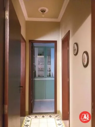 Imagem Na Vicente da Fontoura, sobrado com 4 quartos e pátio.