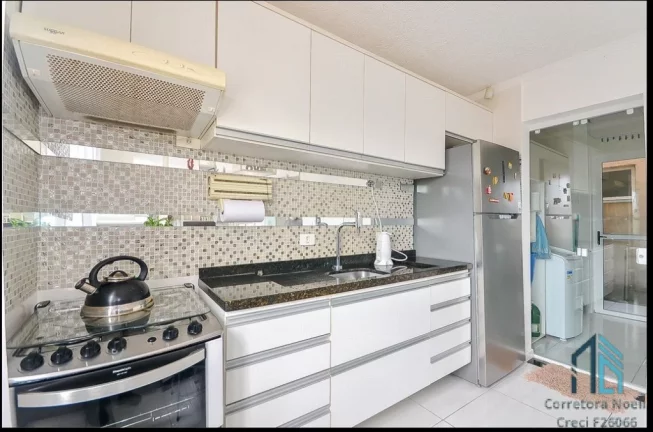Imagem Casa a venda, 04 quartos c/suíte, 06 vagas, no São Lourenço em Curitiba PR