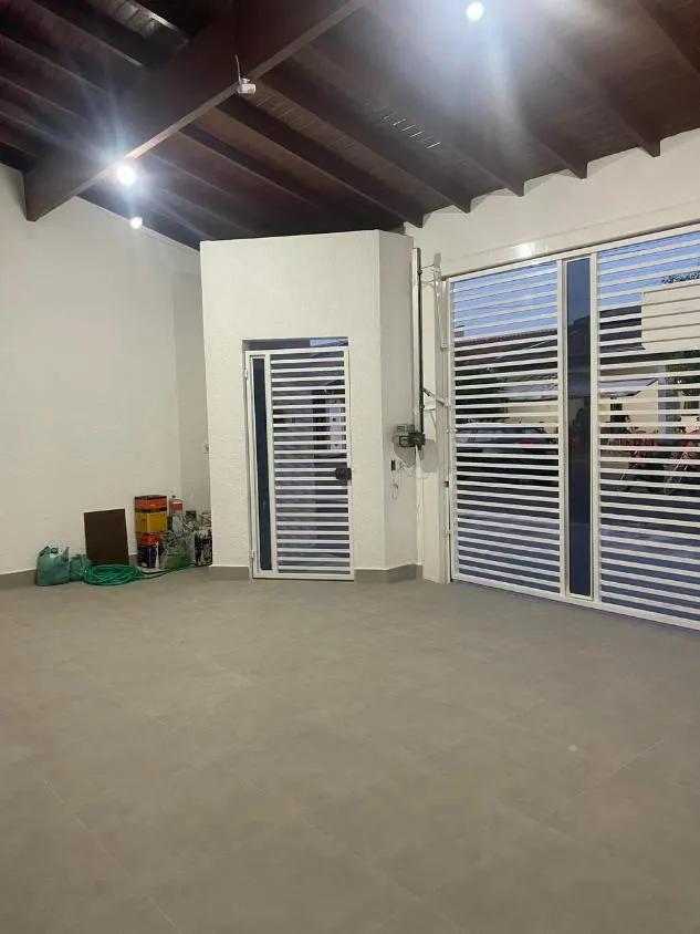 Imagem CASA EM FRENTE AO CONDOMÍNIO LAGOS DO SHANADU EM INDAIATUBA
