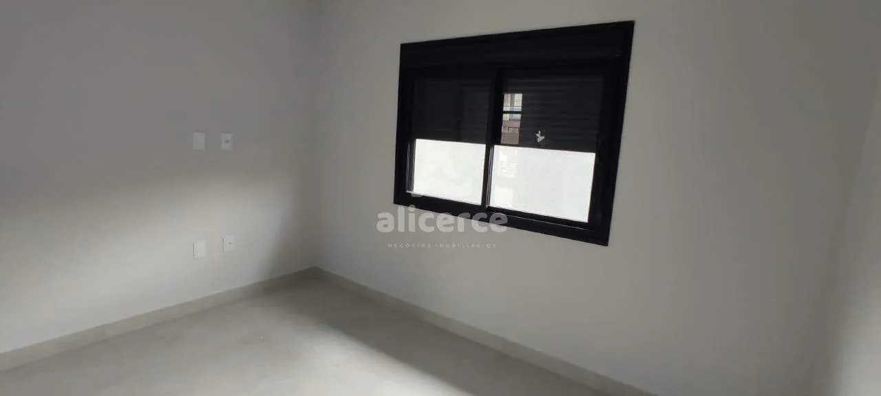 Imagem Casa à venda com 3 Quartos, 1 Suíte e 94,00m² em Ipiranga - São José/SC