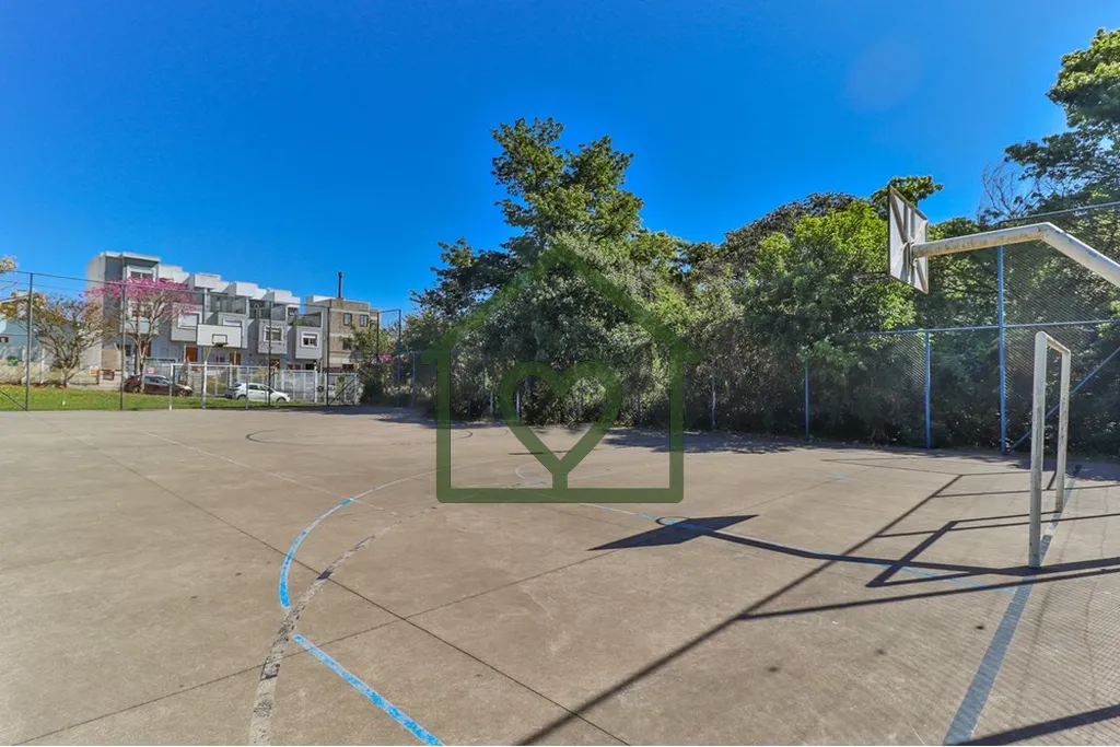 Imagem Terreno plano com 200 m2 (8 m de frente por 25 m de comprimento), localizado em rua calma e arboriza...