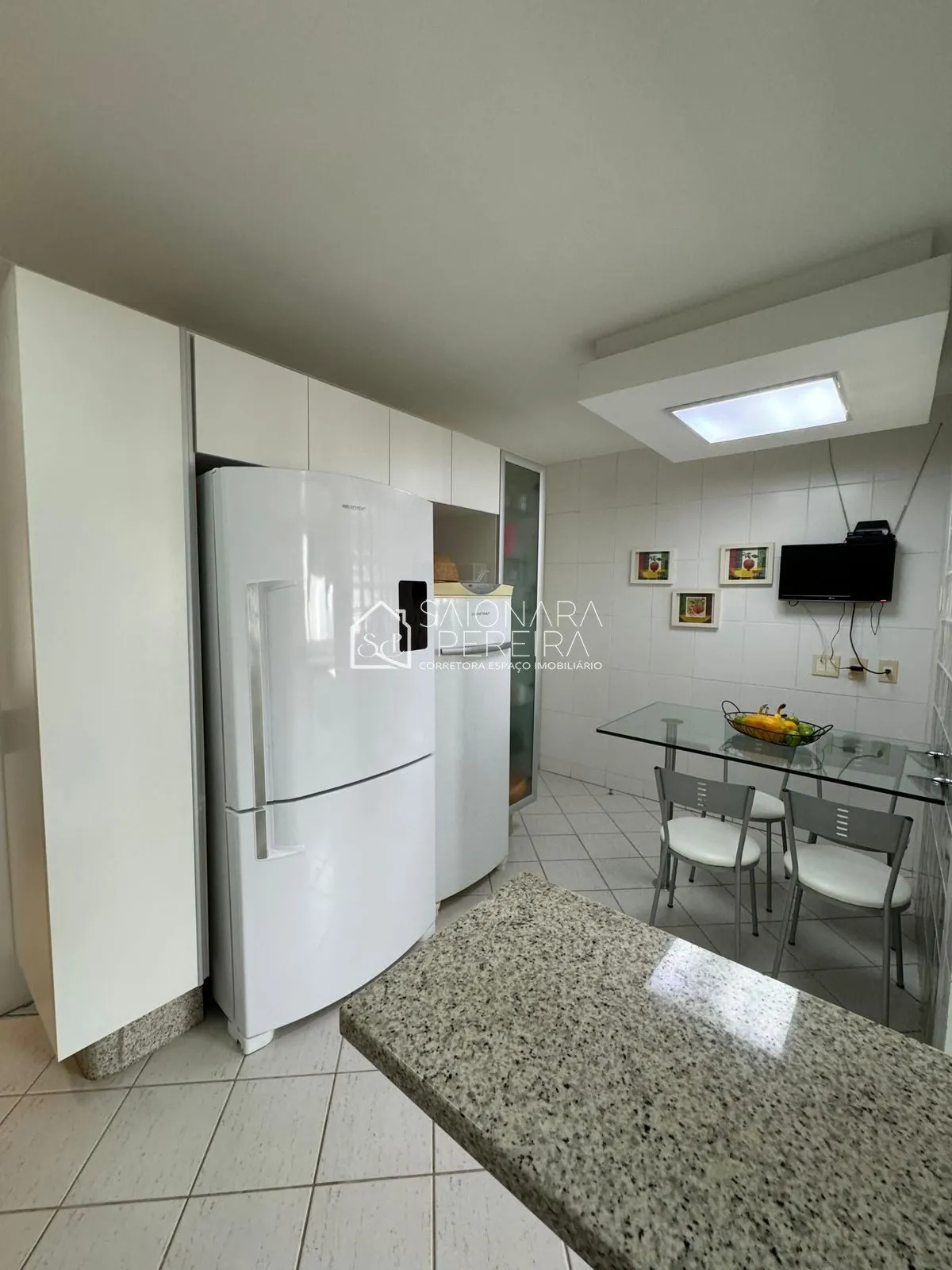 Imagem APARTAMENTO 4 DORMITÓRIOS SENDO 3 SUÍTES - CENTRO - FLORIANÓPOLIS