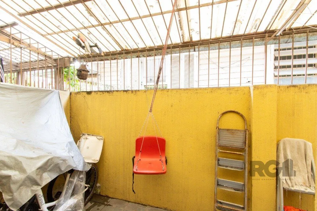 Imagem Casa de 3 dormitórios à venda na Tristeza - Zona sul de Poa.