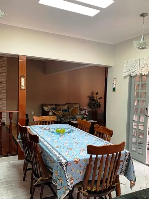 Imagem Casa à venda 3 Quartos, 1 Suite, 4 Vagas, 250M², Residencial e Comercial Cidade Morumbi, Pindamonhangaba - SP