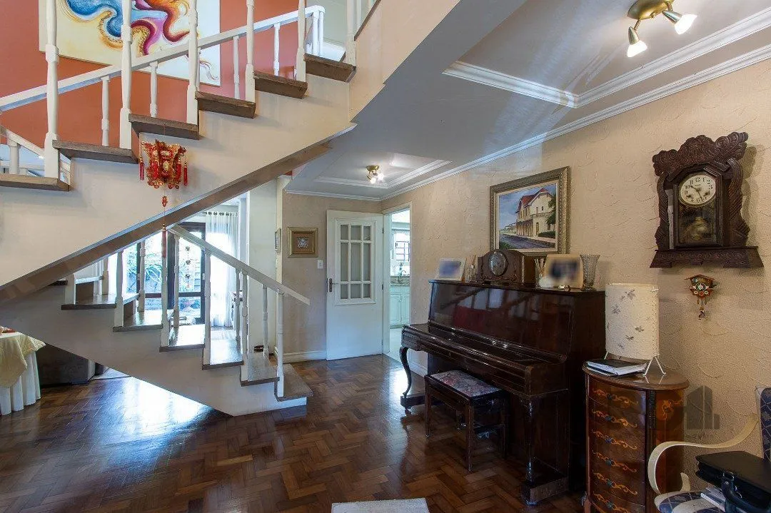 Imagem Casa tipo sobrado, com 3 dormitórios em Canoas