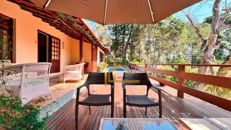 Imagem Casa linear com 3 quartos com suíte e terreno de 2.580 m² e Lazer privativo perto do centro de Teresópolis!