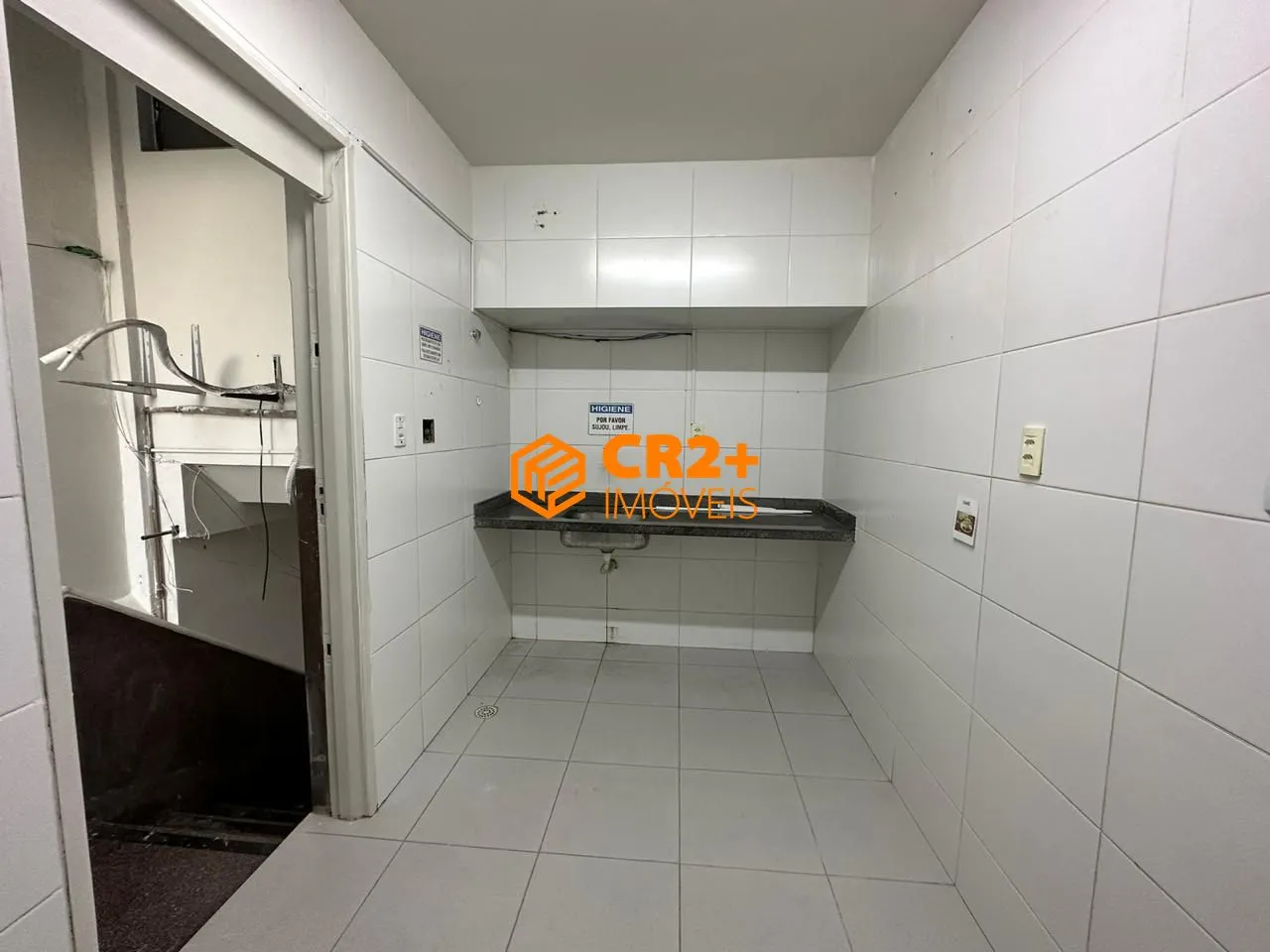 Imagem Vendo ou loco Prédio comércial 560 m² - Av. Agamenom Magualhães