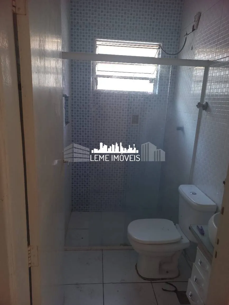 Imagem CASA COM "04" (QUATRO) CÔMODOS, UTILIZE O FGTS!!!