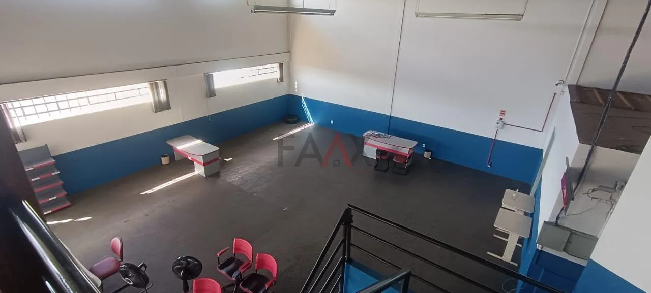 Imagem Barracão, Área Comercial para Locação às Margens da BR com 2.700m
