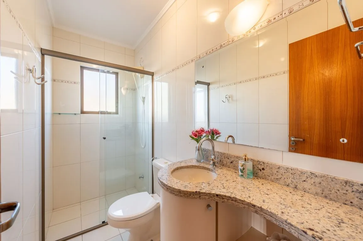 Imagem Apartamento de 4 dormitorios á Venda no Passo da Areia - Porto Alegre