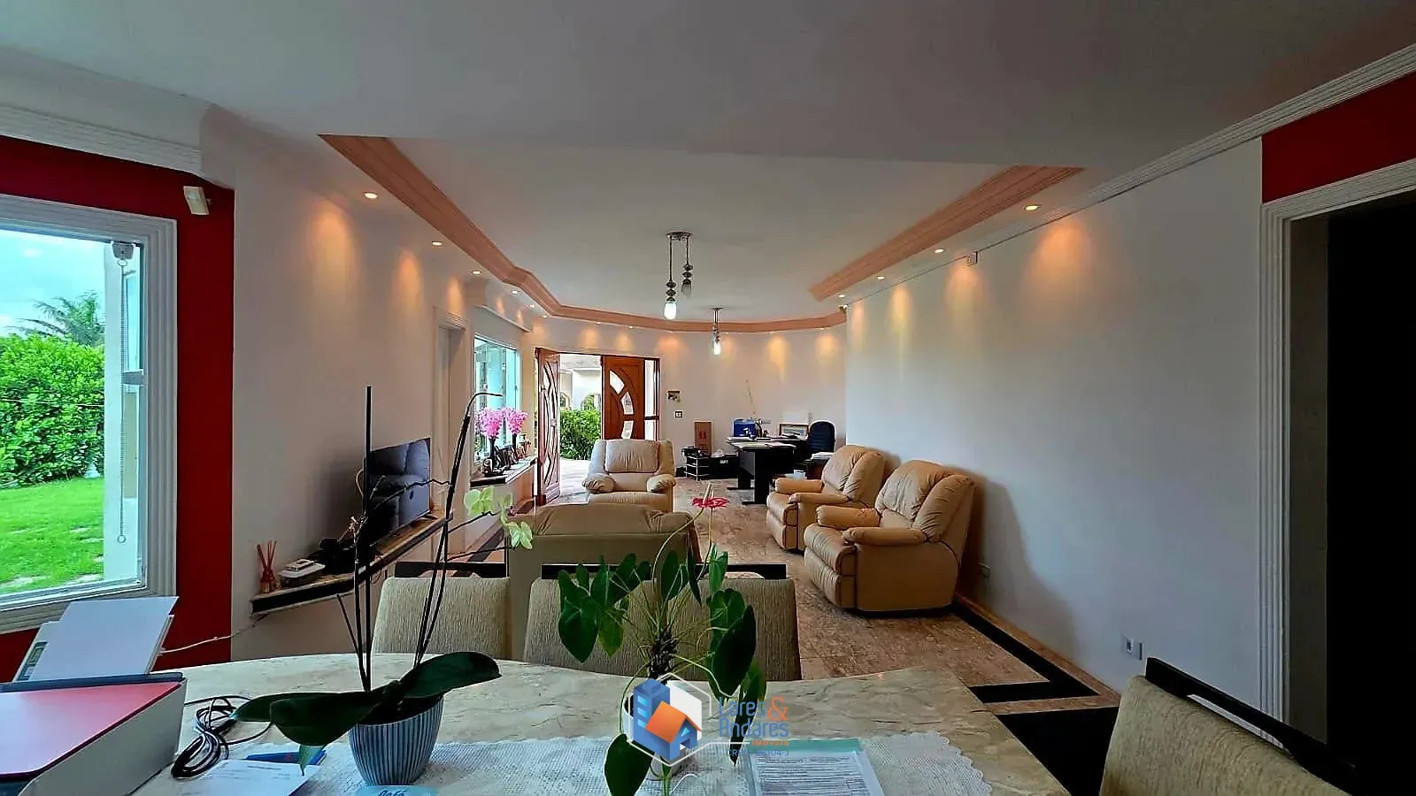Imagem Casa Impecável com piscina de borda e vista infinita, um refúgio bem localizado no Portal Roselândia, Cotia, SP