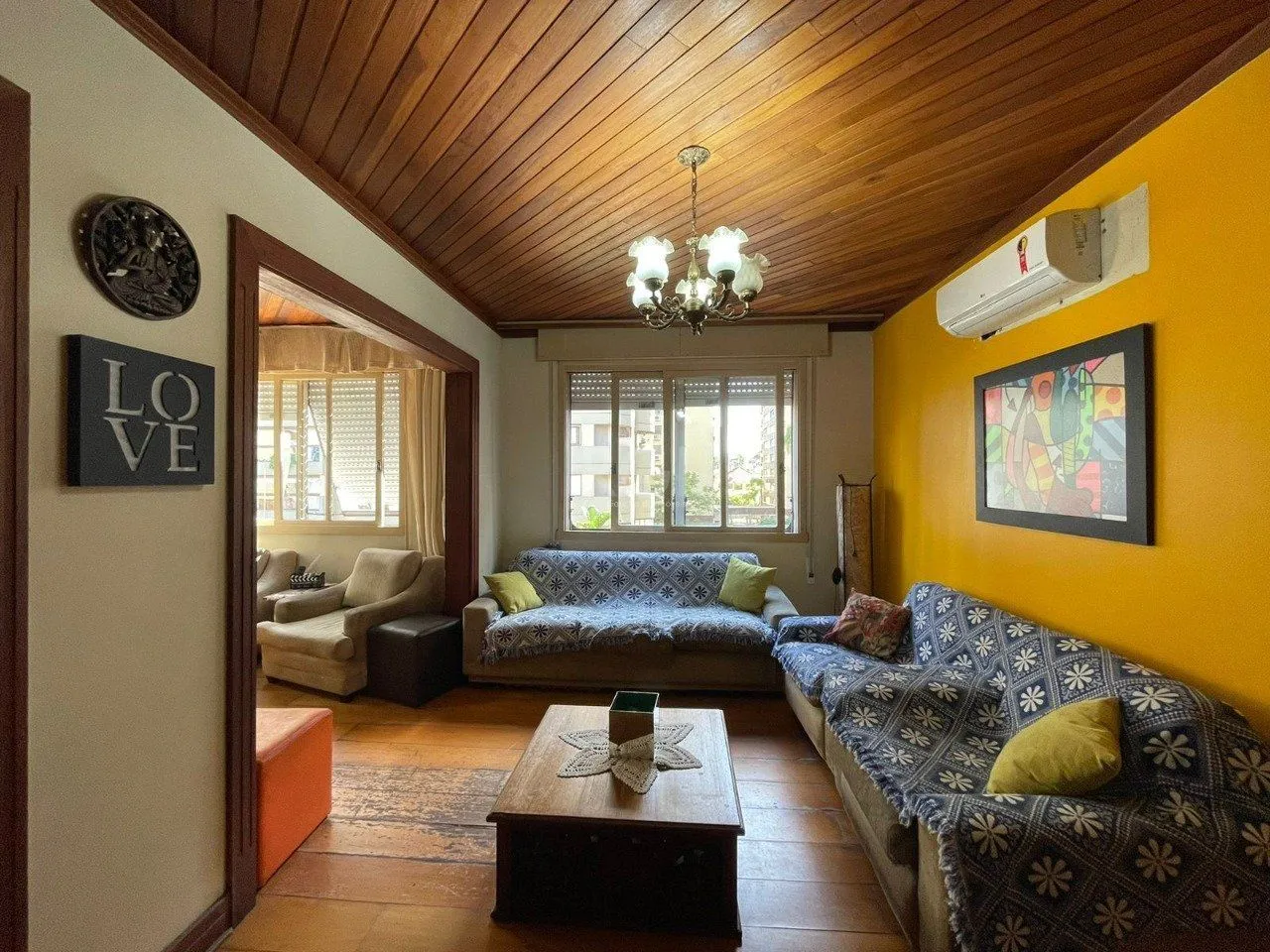 Imagem Cobertura a venda 5 Quartos, suíte e 2 vagas, no Bairro Menino Deus, Poa/RS