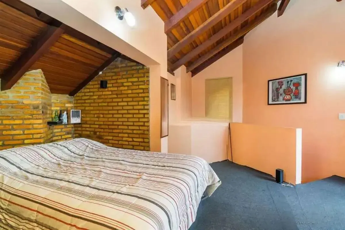 Imagem Casa térrea com 5 dormitórios, 2 suítes, 3 vagas.