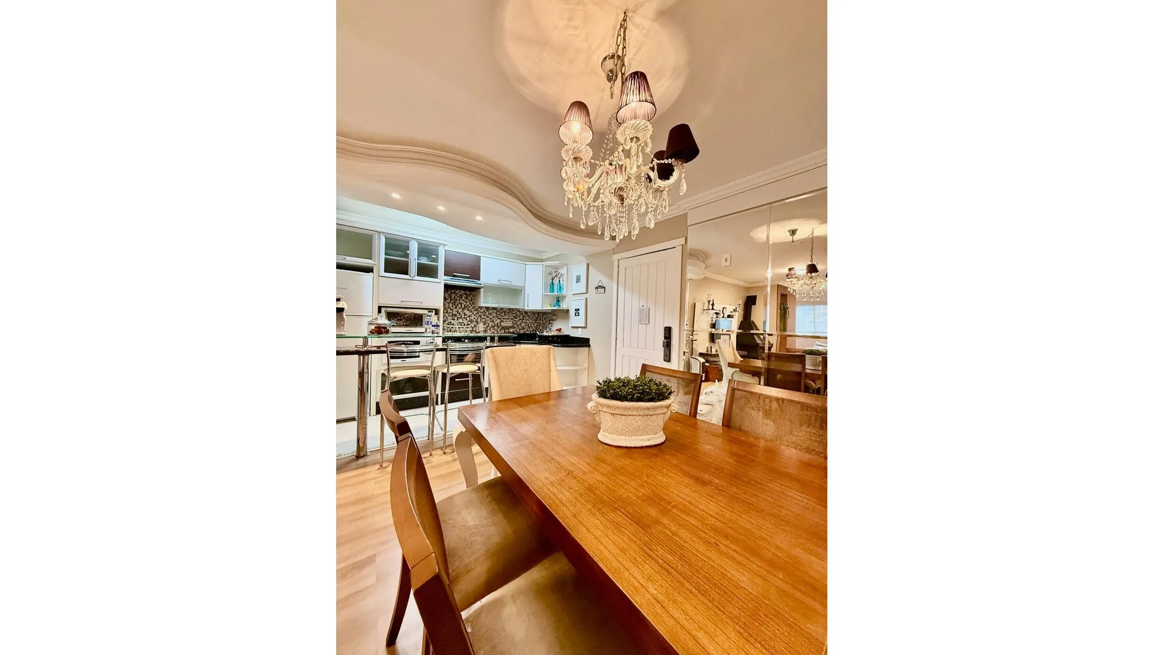 Foto do imóvel Apartamento à venda em Gramado, Vila Suíça, com 2 quartos, 76m2