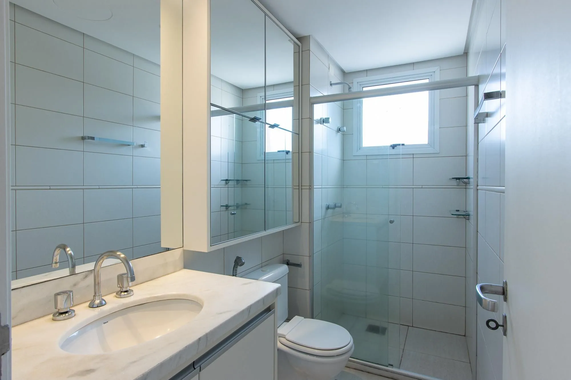Imagem Excelente apartamento de 3 dormitórios, 1 suíte e 2 vagas de garagem.