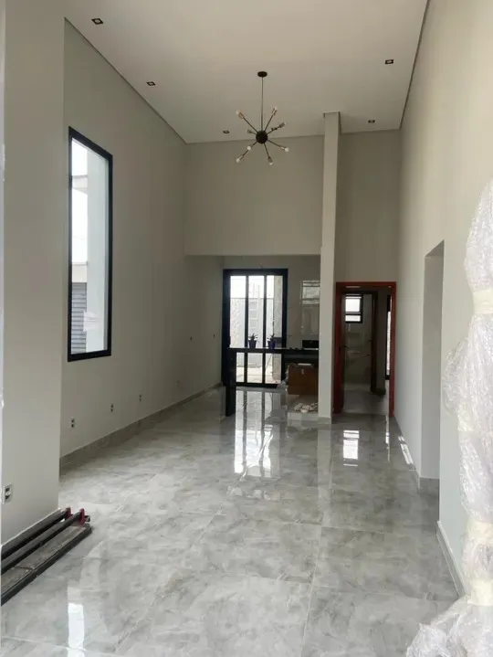 Imagem Casa térrea em um lote de esquina no condomínio Horto Florestal Villagio.