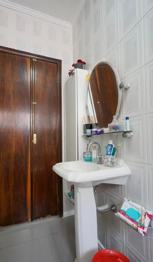 Imagem Casa à venda em São Paulo-SP, Canindé: 5 quartos, 2 banheiros, 2 vagas, 230m²! Confira já!