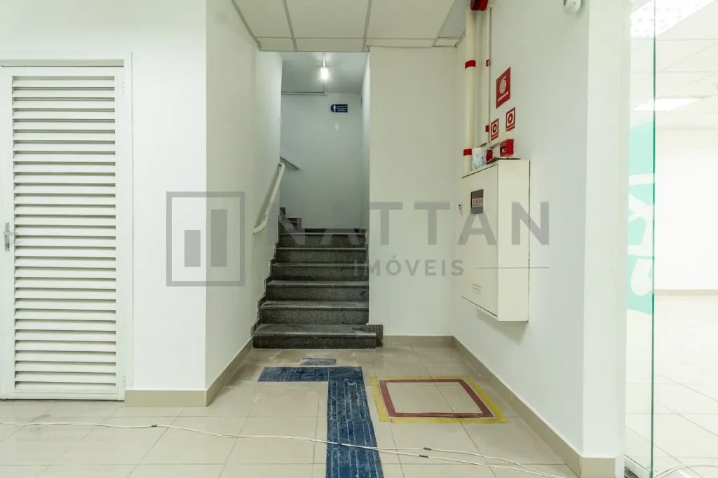 Imagem Imóvel comercial à venda no Carrão, com 1.332 m² e 23 salas envidraçadas