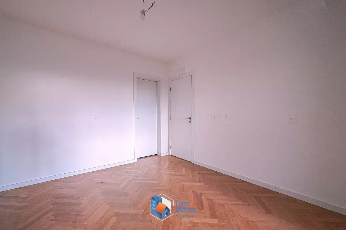 Imagem Duplex para venda em Jardim Fonte do Morumbi com 4 quartos, sendo 4 suítes, 325m²