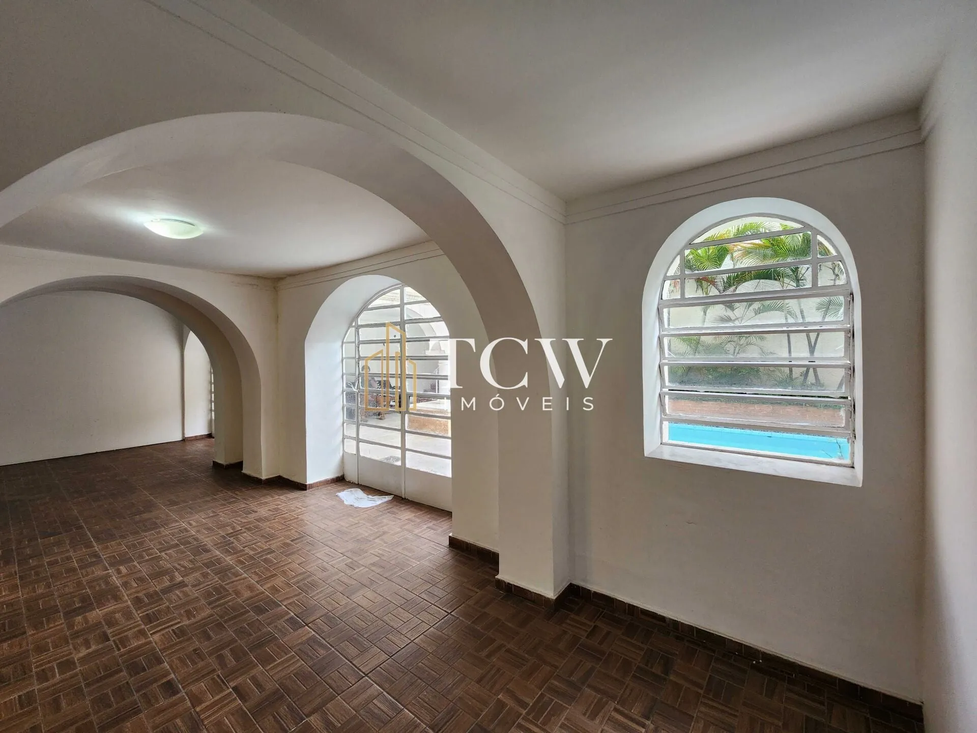 Imagem Casa Comercial á venda em Pacaembu