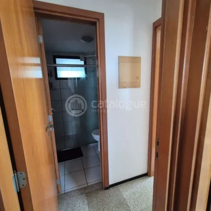 Imagem Vendo apartamento no Ed.Mirante da Praia com 3 quartos sendo 1 suite, mais Dce, 2 vagas condominio completo