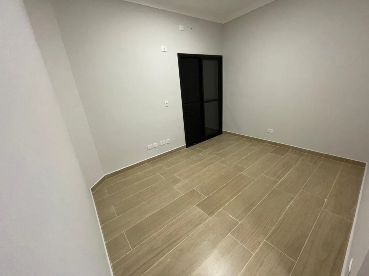 Imagem Casa à venda 3 Quartos, 1 Suite, 2 Vagas, Vila Prado, Pindamonhangaba - SP | Condomínio Vila Romana