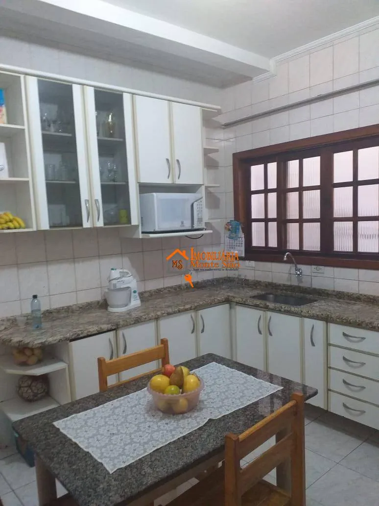 Imagem Sobrado com 3 dormitórios à venda, 300 m² por R$ 530.000,00 - Jardim Paraventi - Guarulhos/SP