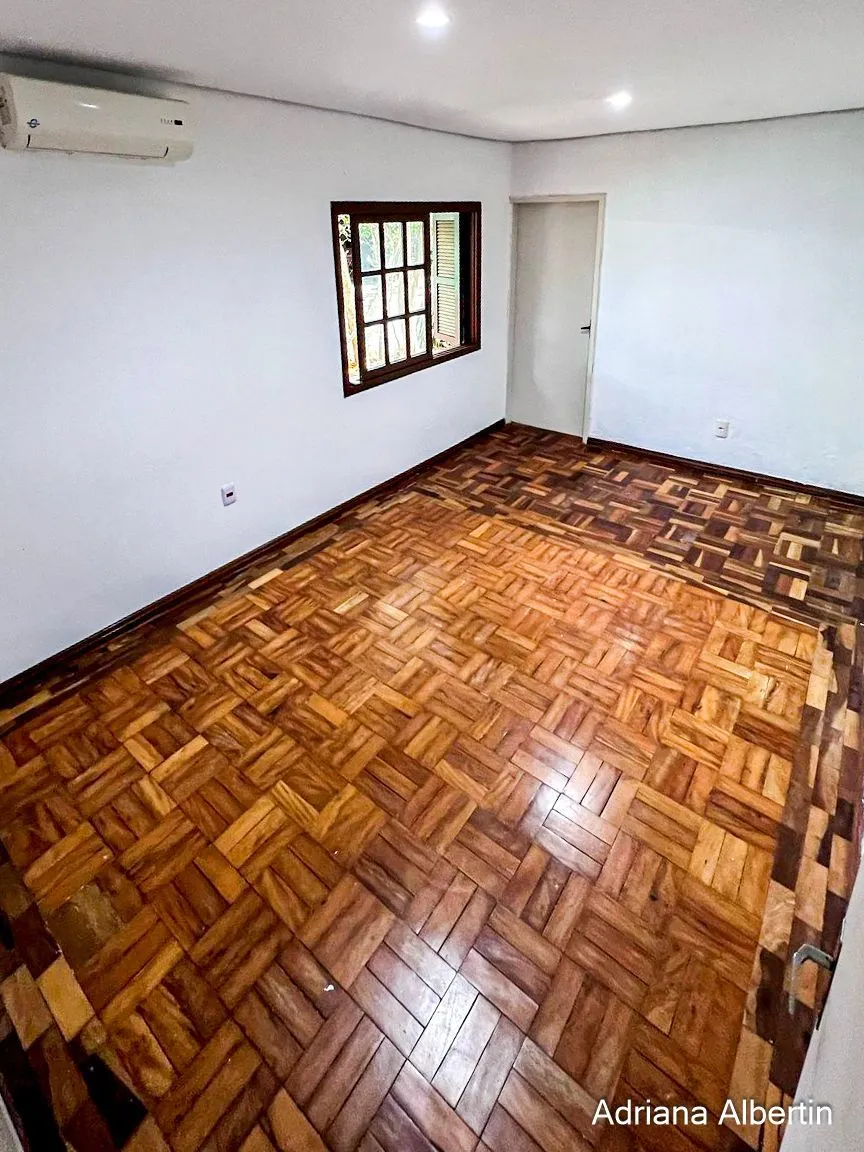 Imagem Casa para Venda - 180m², 3 dormitórios, sendo 1 suites, 2 vagas - Ipanema