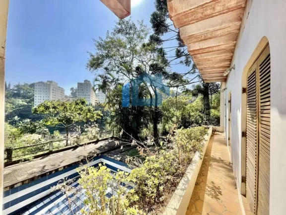 Imagem Casa Alto Padrão p/ Reformar na Granja Viana - Oportunidade