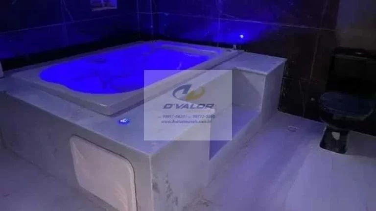 Imagem Vendo Casa Triplex de Luxo com 300m², 5 quartos s/ a suíte principal com 55m², piscina, área gourmet e 2 vagas