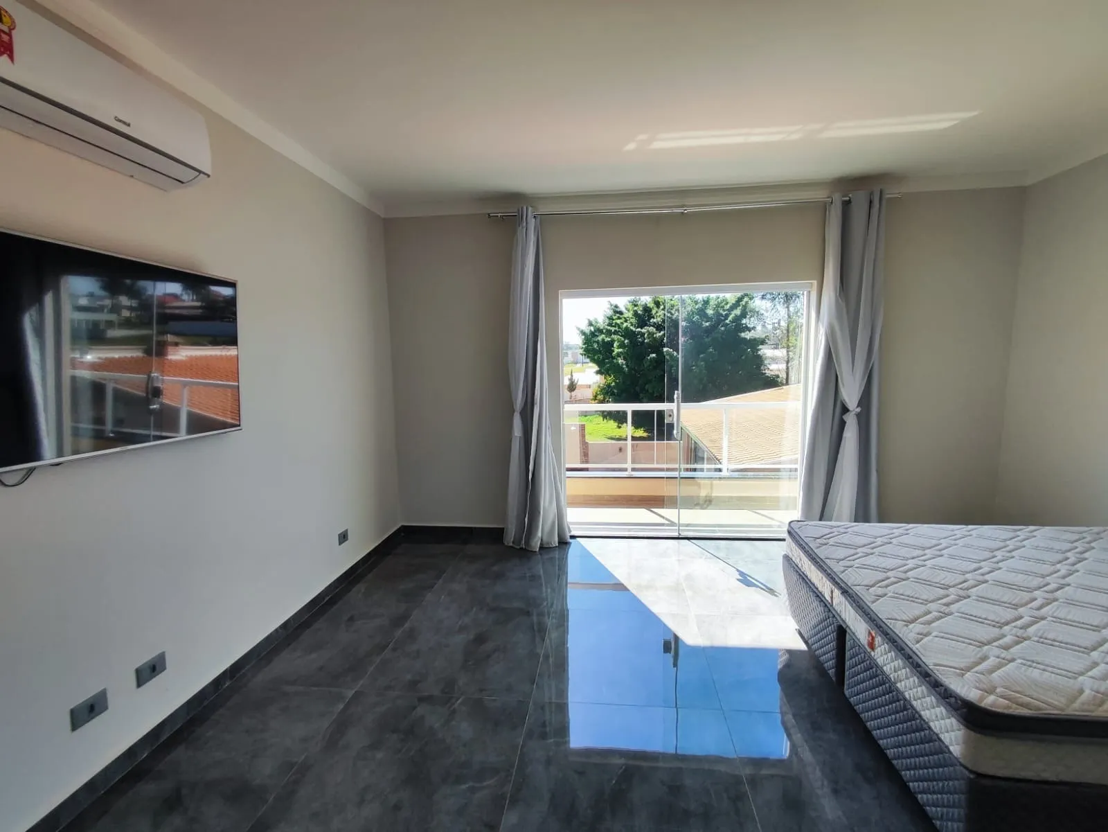 Imagem Luxuosa Casa de Campo em Condomínio Fechado Ninho Verde I Eco Residence - Interior de São Paulo