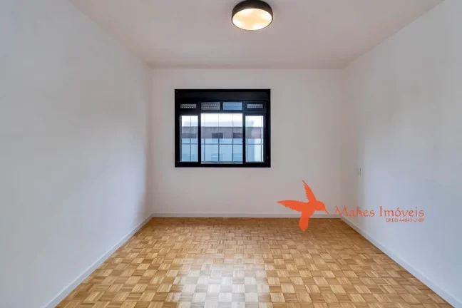 Imagem Espaçoso Apartamento de Reformado com 3 quartos (sendo 2 Suítes) em Cerqueira C?(C)sar, São Paulo - 220,95m e 2 Vagas de Garagem!
