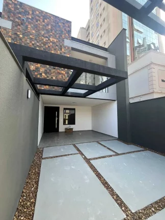 Imagem Geminado alto padrão com 3 suítes sendo 1 master e 2 vagas de garagem - Saguaçu | Joinville/SC