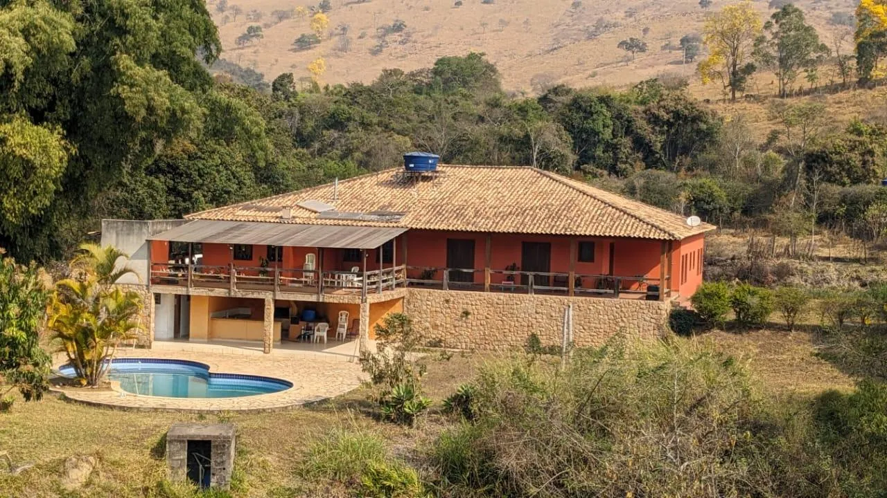Foto do imóvel Vendo de um Excelente Sítio/Fazendinha em Crucilândia/MG com 5 hectares de terra (50.000 m²).