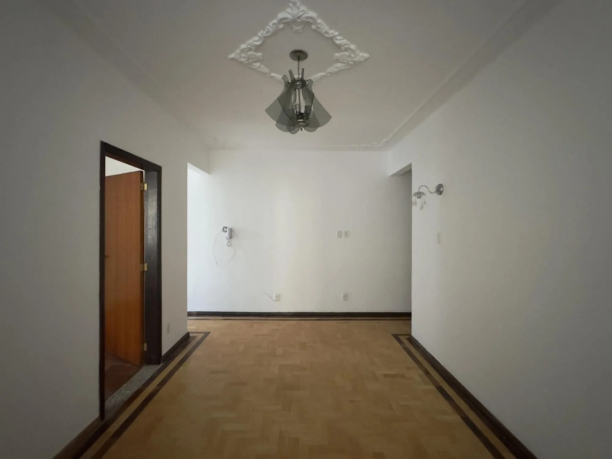 Imagem APARTAMENTO 2 DORMITÓRIOS TOTALMENTE REFORMADO NO CENTRO HISTÓRICO