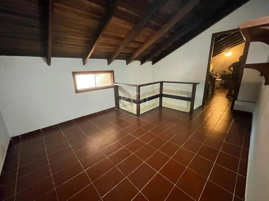 Imagem Casa para Venda - 400m², 5 dormitórios, sendo 3 suites, 4 vagas - Ipanema PORTO ALEGRE /RS