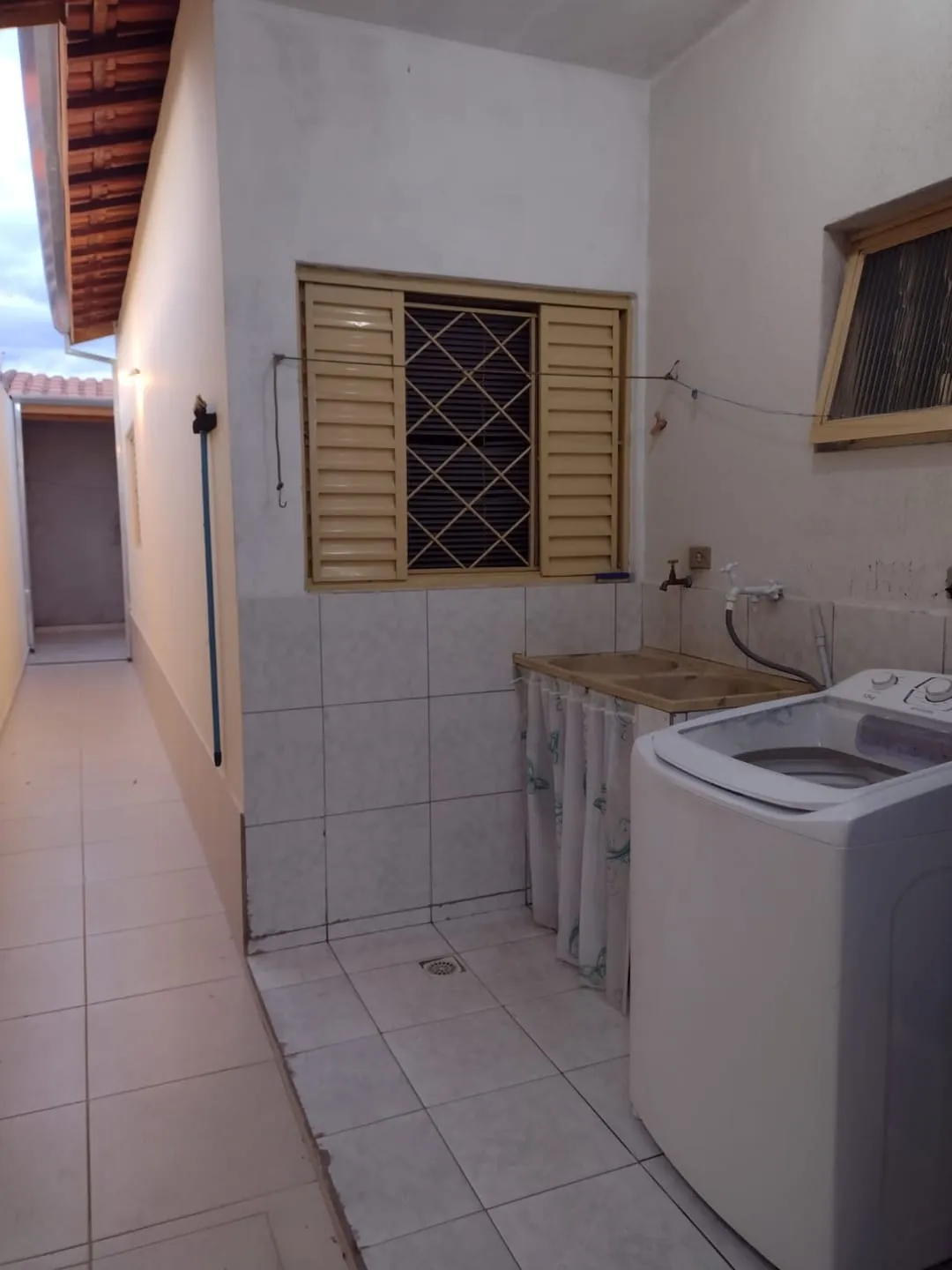 Imagem Casa à venda 2 Quartos, 1 Vaga, 125M², Parque São Domingos, Pindamonhangaba - SP