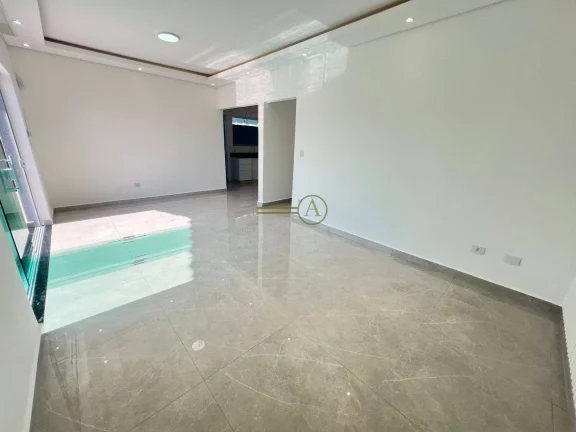 Imagem Casa Térrea á venda, apenas 600m da praia à venda, totalmente reformada
