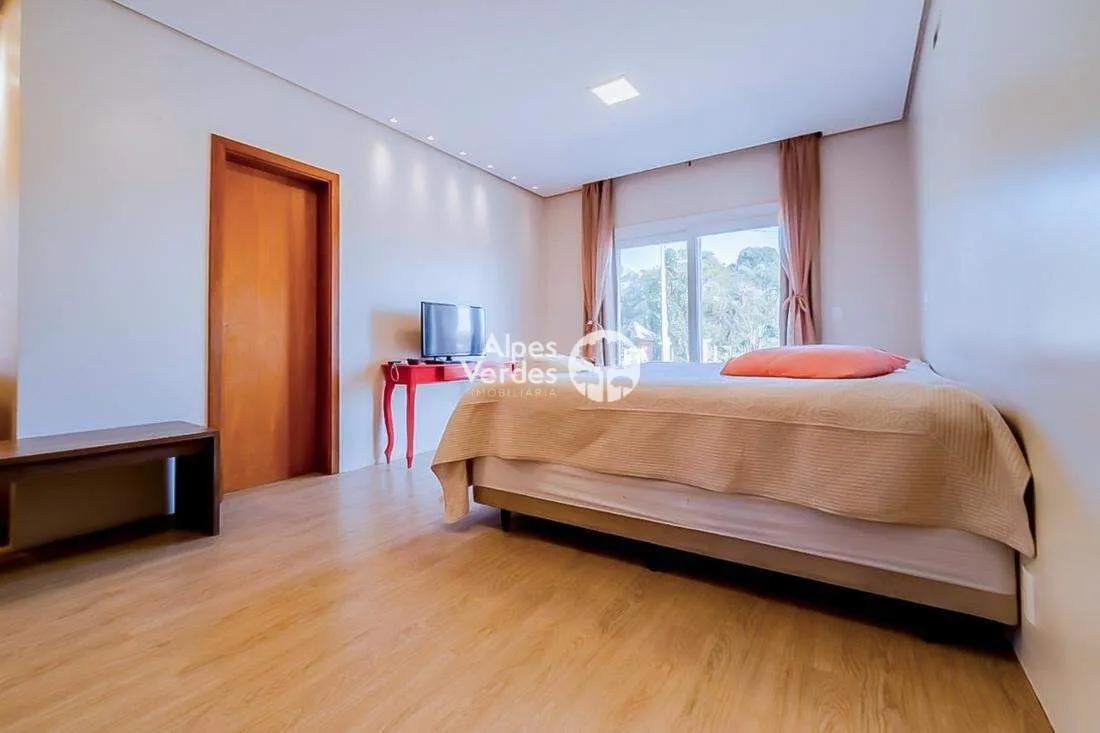 Imagem Vende - se Casa em Gramado, com 03 dormitórios