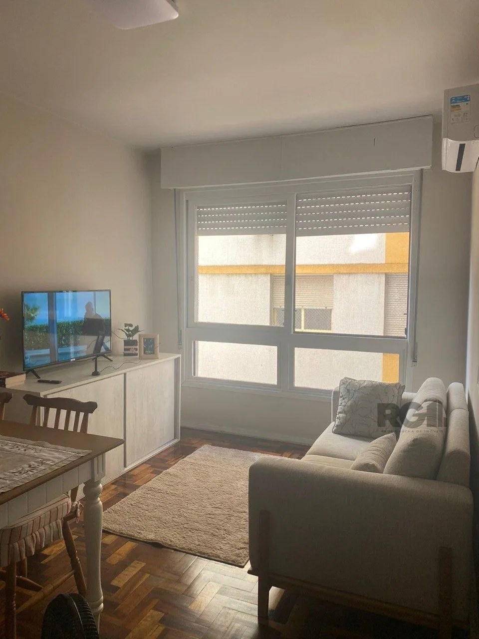Imagem Vende-se apartamento impecável de 2 dormitórios