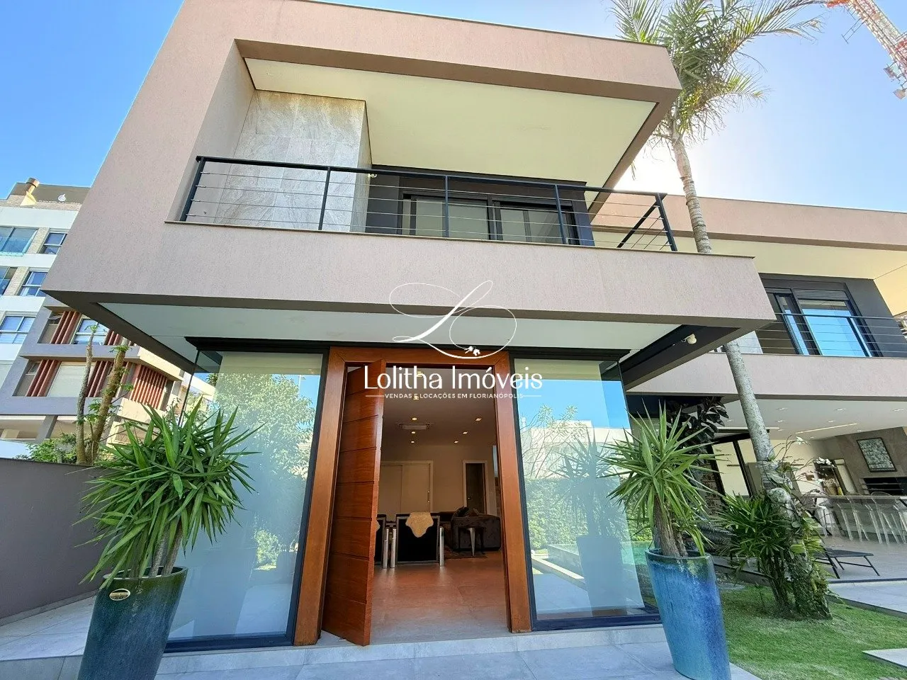 Imagem CASA COM 5 SUÍTES Á VENDA EM JURERÊ - FLORIANÓPOLIS/SC