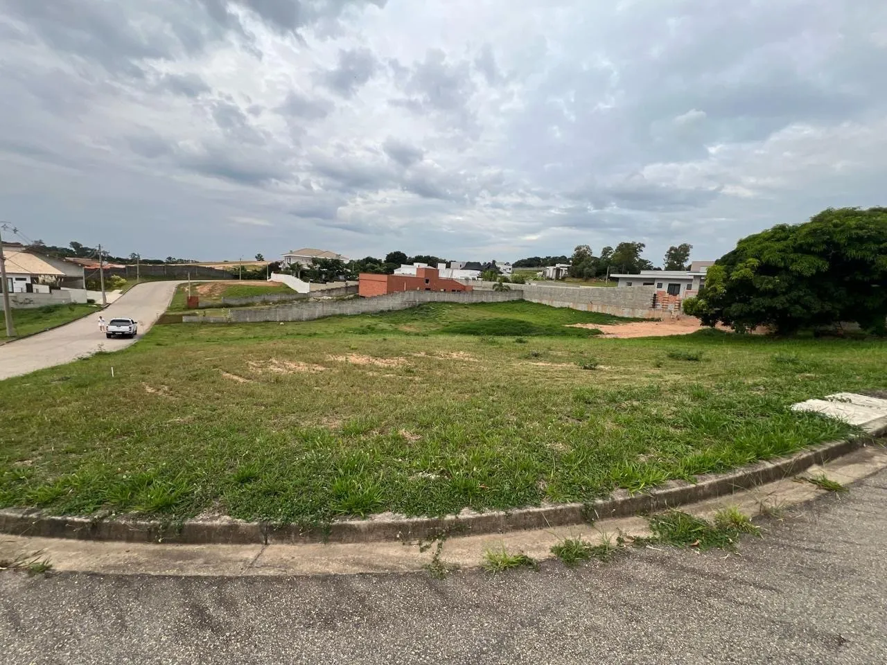 Imagem Excelente oportunidade de investimento! Terreno em condomínio Tereza Maria com 1022m² de área total, localizado no bairro Caputera em Sorocaba/SP.