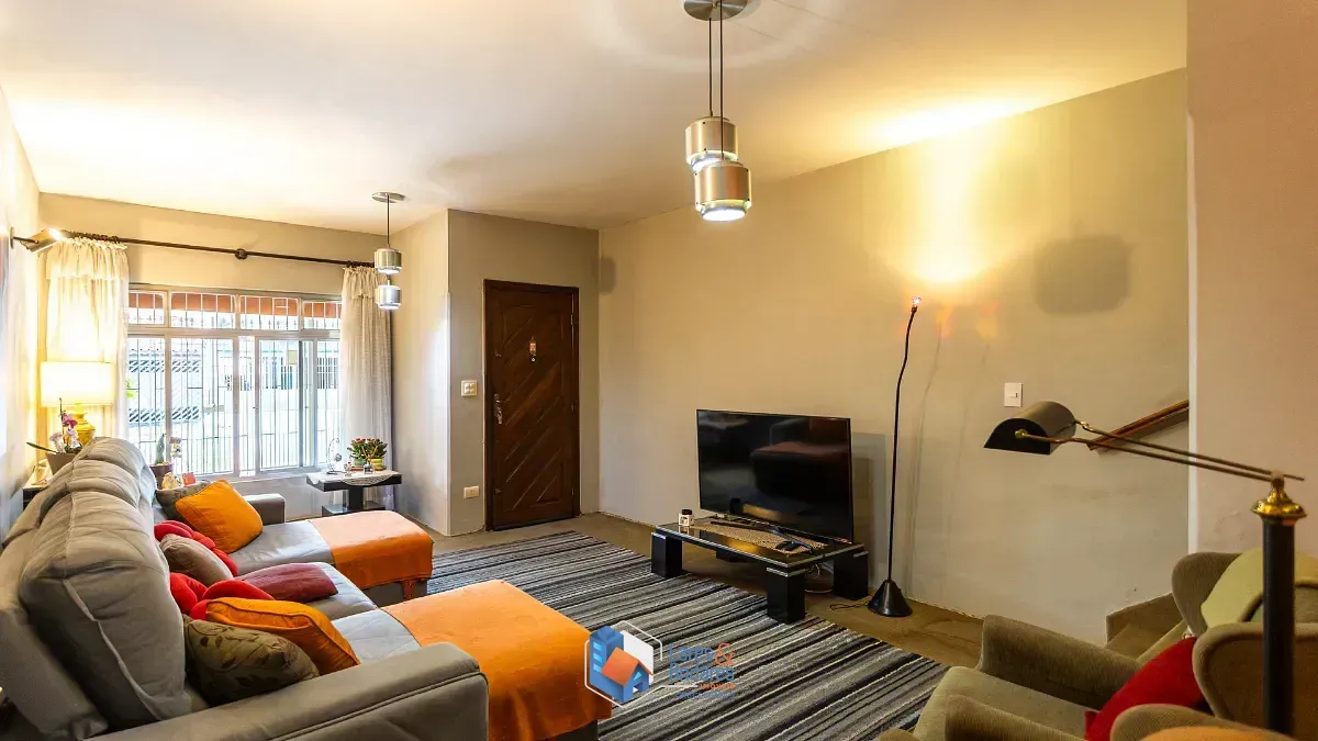 Imagem Casa para venda em Vila Cordeiro com 5 quartos, sendo 1 suíte, 154m²