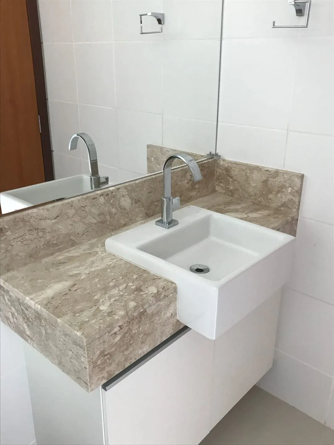 Imagem Apartamento à venda 3 Quartos, 2 Suites, 2 Vagas, 153M², Esplanada Independência, Taubaté - SP | Condomínio Solar Flamboyant