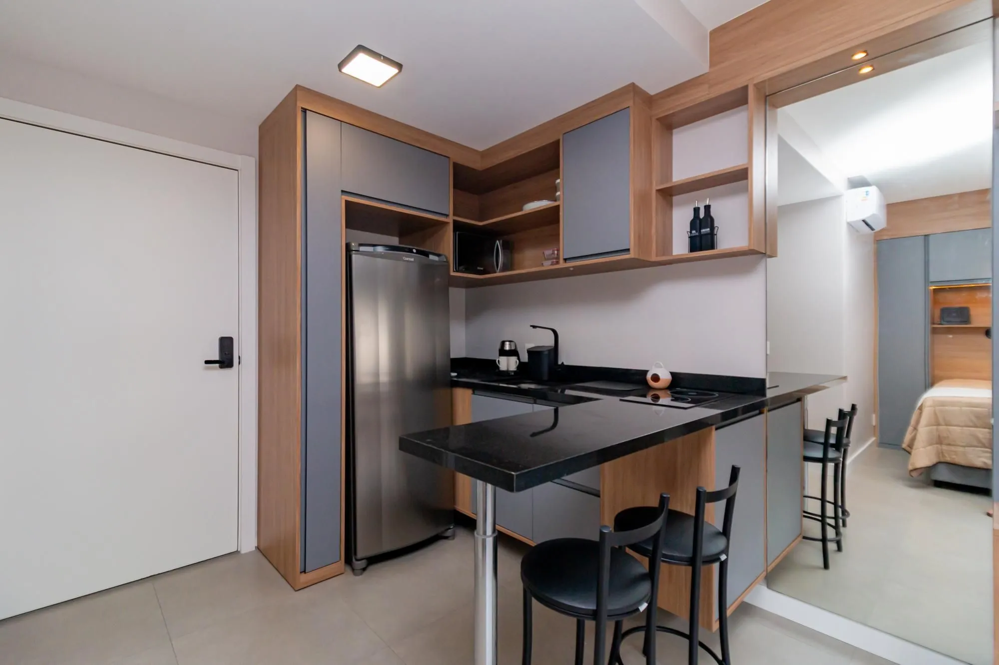 Imagem STUDIO ANDAR ALTO C BAIXA EM FRENTE A REDENÇÃO Porto Alegre