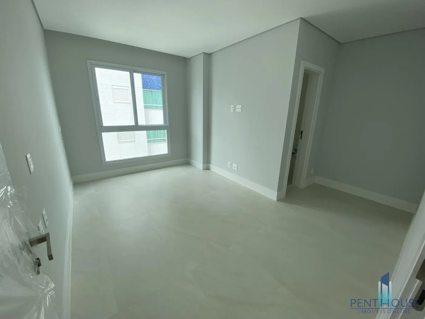 Imagem Apartamento Zona Central para Venda em Balneário Camboriú, CENTRO, 4 dormitórios, 2 suítes, 3 banheiros, 2 vagas