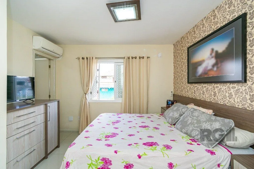 Imagem Casa sobrado no Sarandi de 3 dormitórios e vaga