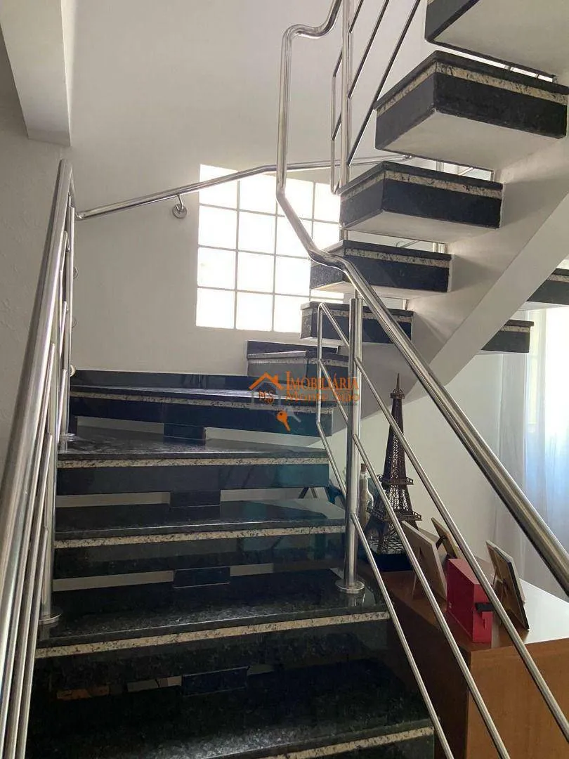 Imagem Sobrado com 3 dormitórios à venda, 228 m² por R$ 901.000,00 - Jardim Santa Clara - Guarulhos/SP